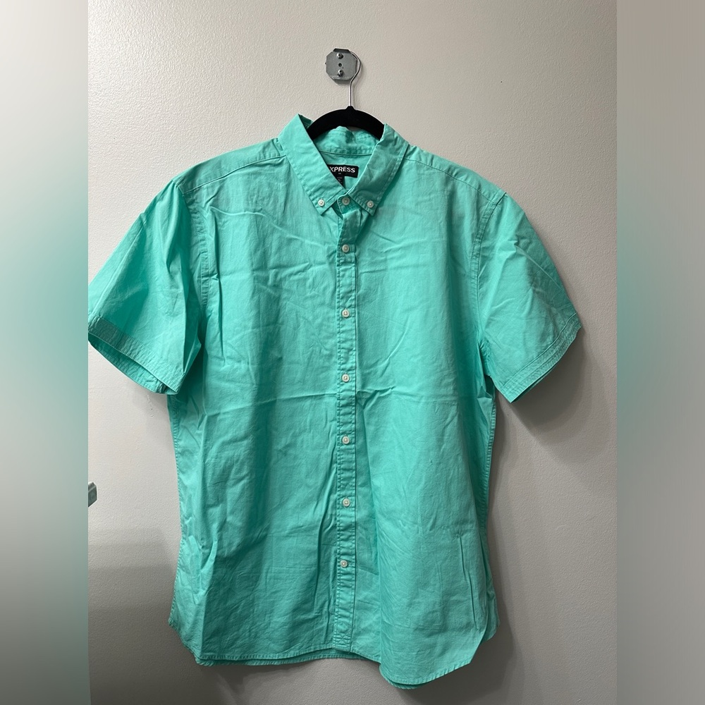 Men’s casual button down shirt
